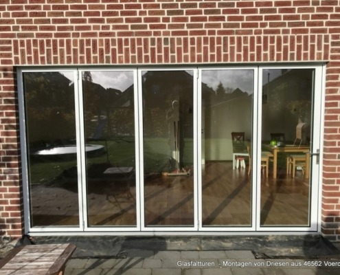 glasfaltwand_statt_hebeschiebetr_wesel-423a76c3